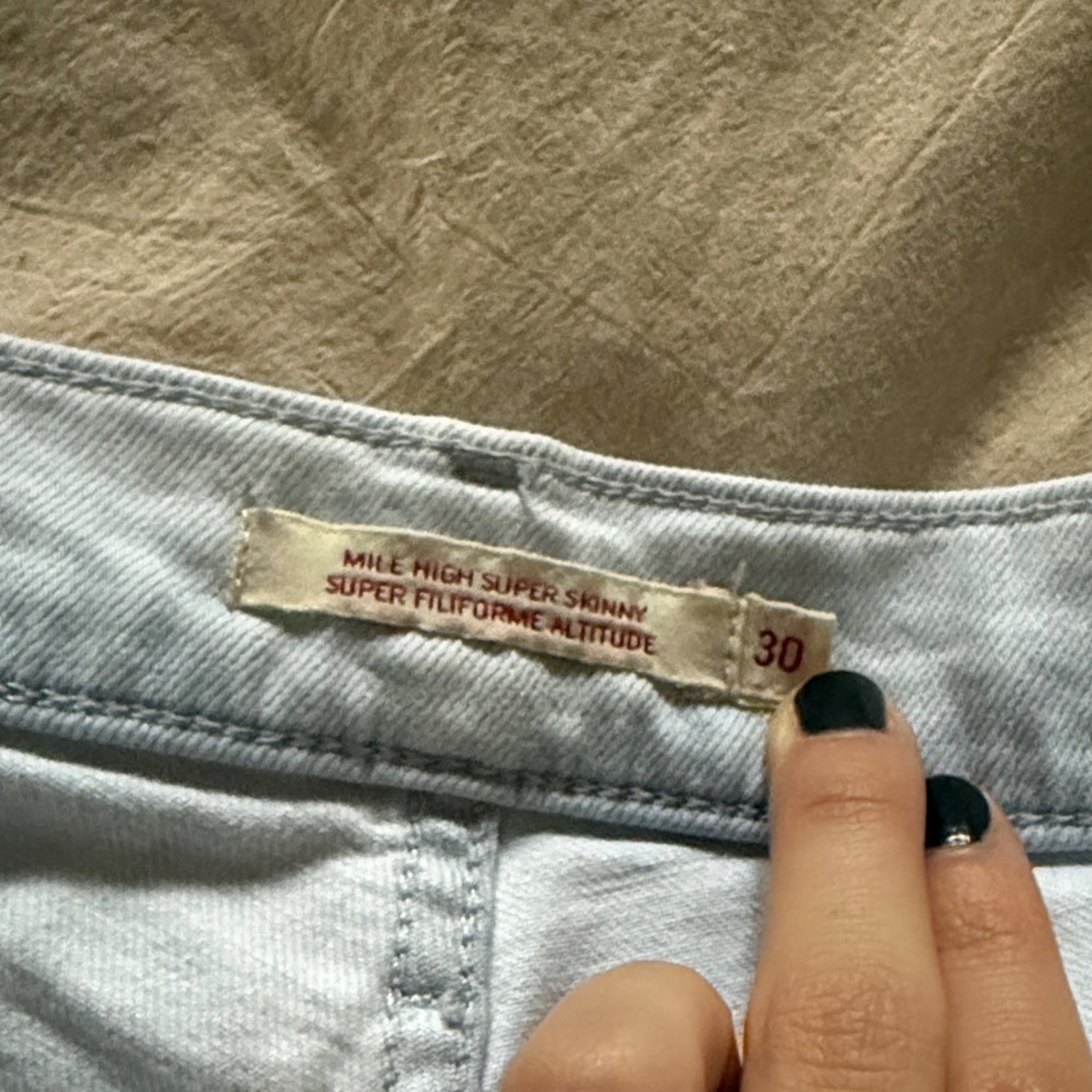 Levi’s Mile High Supper Skinny Light Wash Jeans - Picture 6 of 6